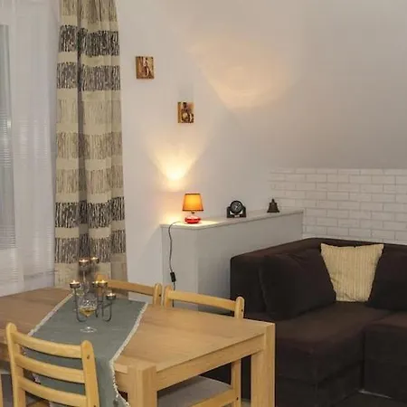 In With A Garden Apartment *